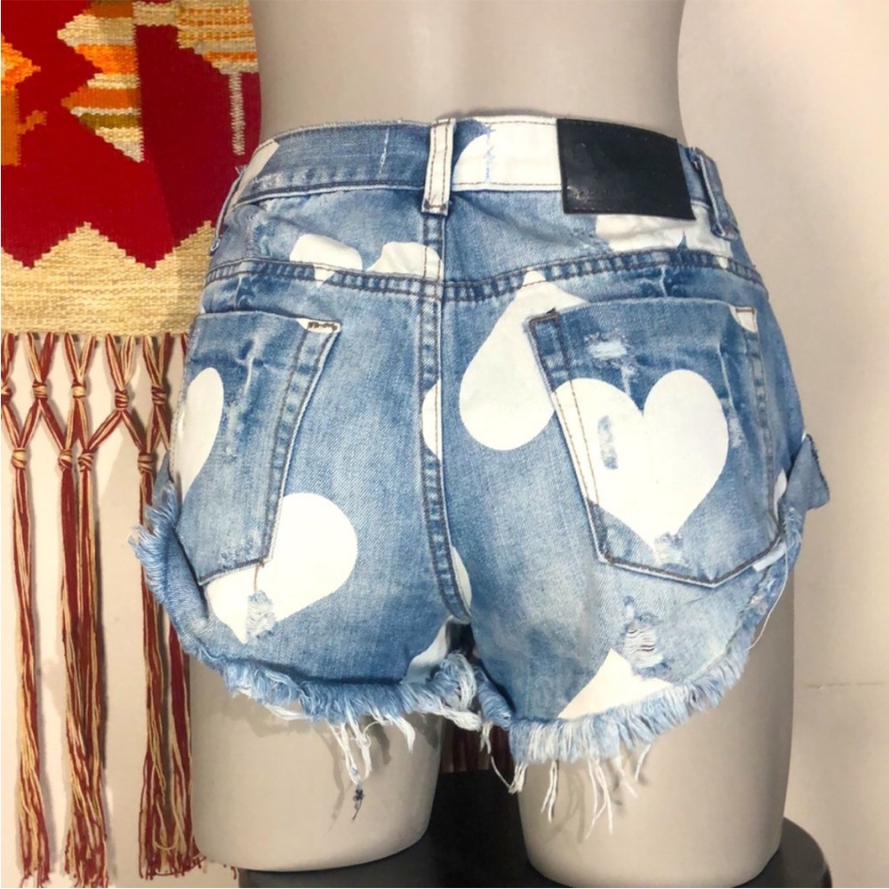 ONE X ONE TEASPOON BANDIT 🩷 Heart Print Denim Shorts - Picture 7 of 12